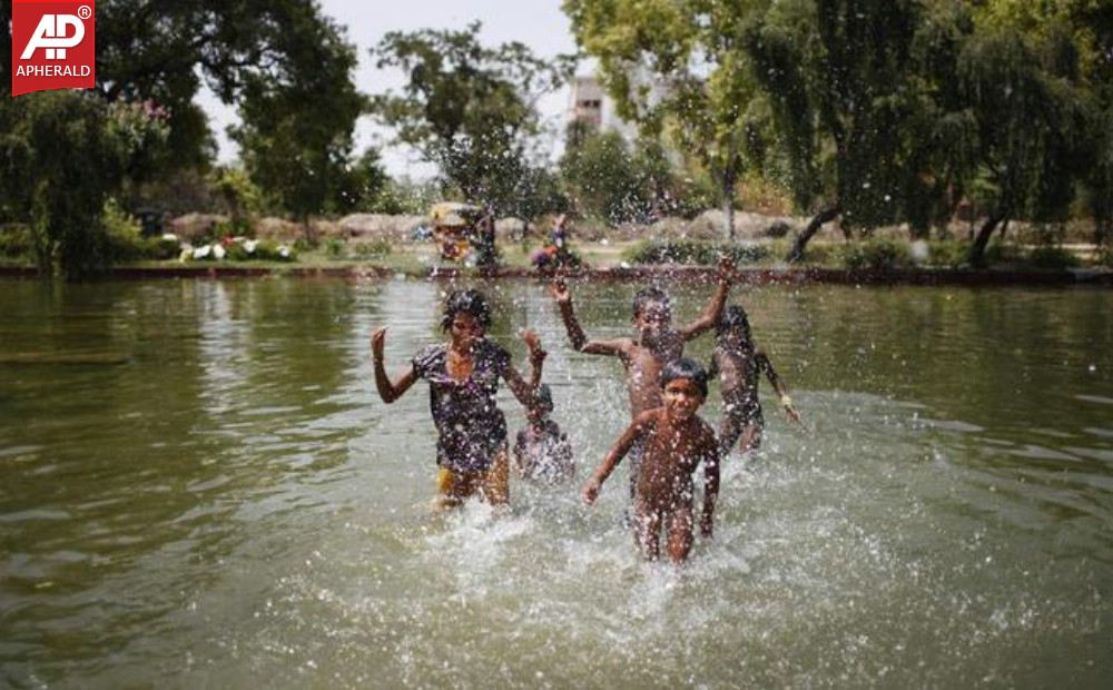 Heat Wave Scorches North India