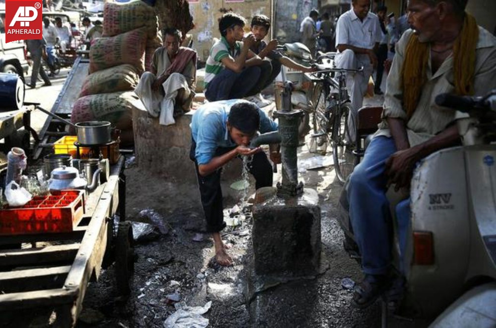 Heat Wave Scorches North India