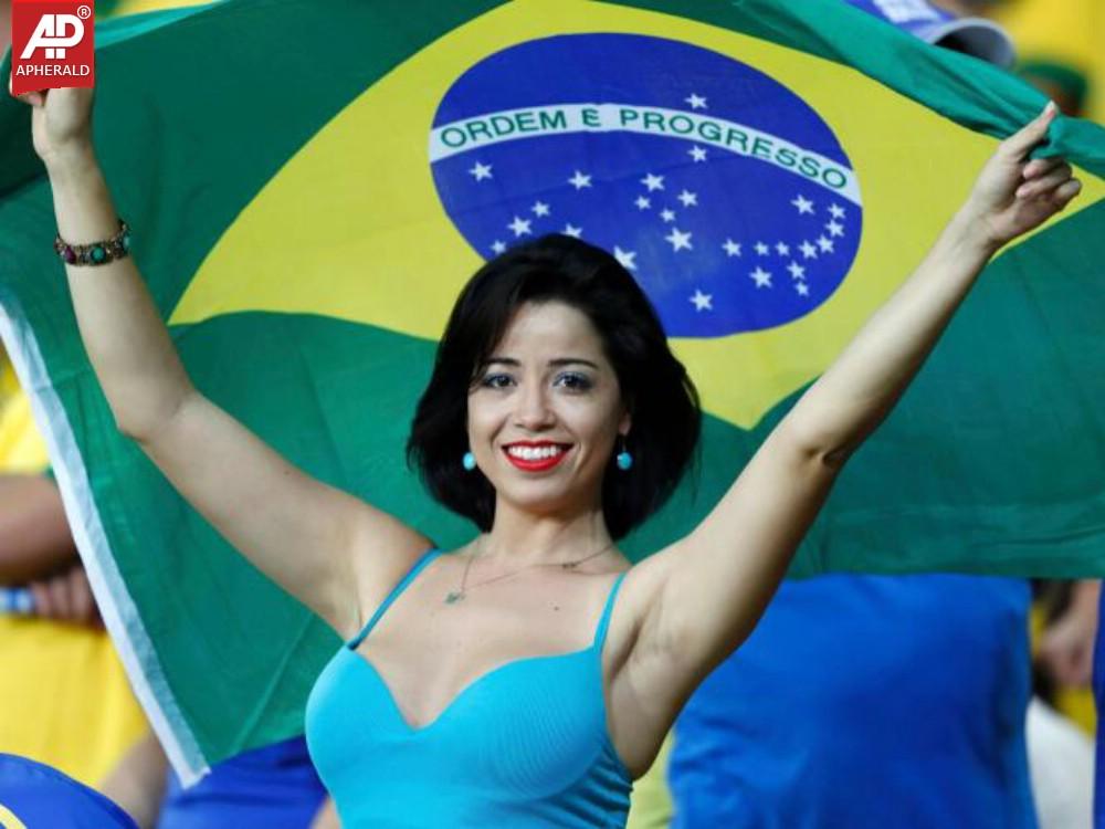 Hottest Football Fans on The Planet