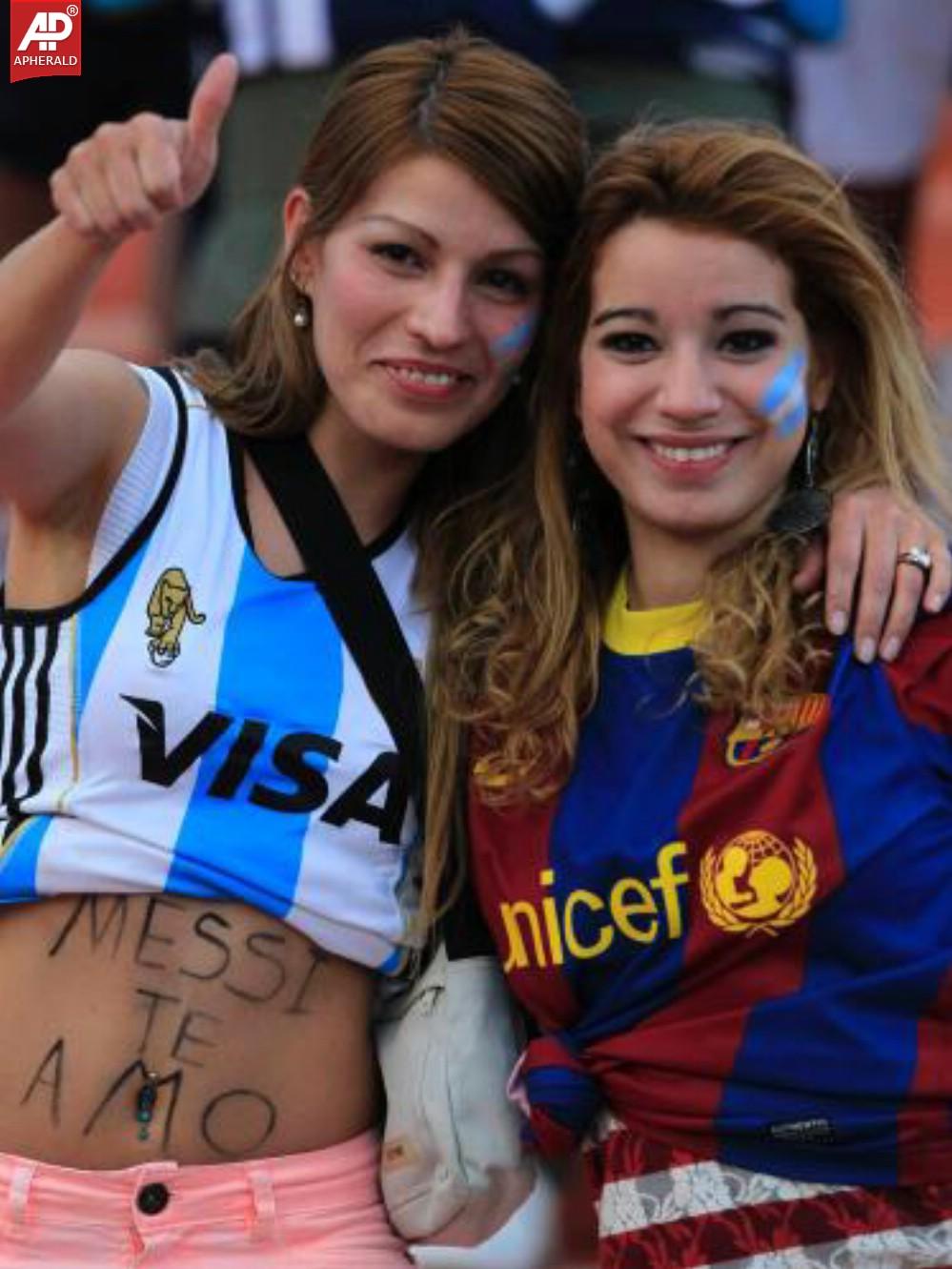 Hottest Football Fans on The Planet