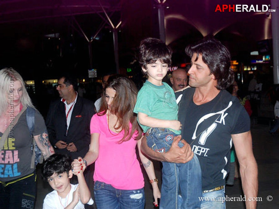 Hrithik Roshan Family Pics