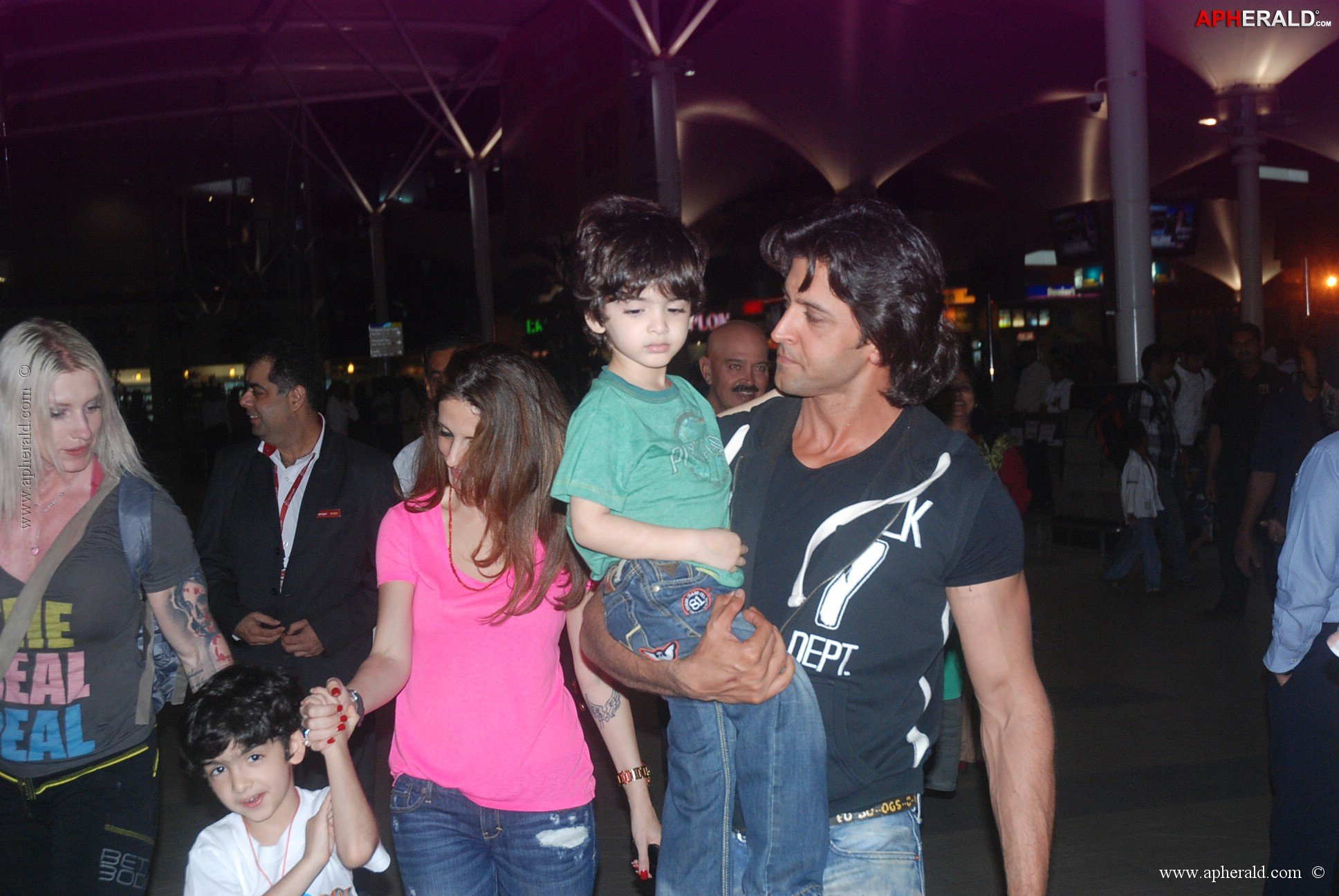 Hrithik Roshan Family Pics