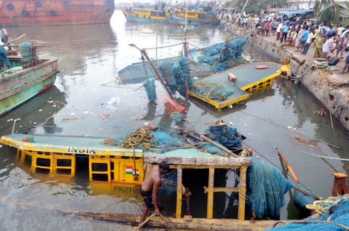 Hudhud Cyclone damages Visakhapatnam