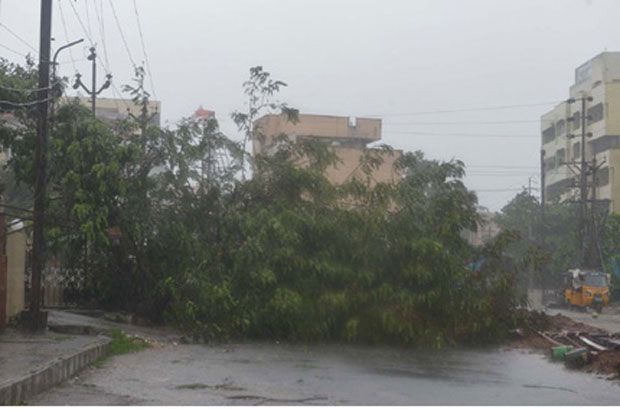 Hudhud Cyclone Effect on Vizag