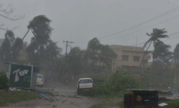 Hudhud Cyclone Effect on Vizag