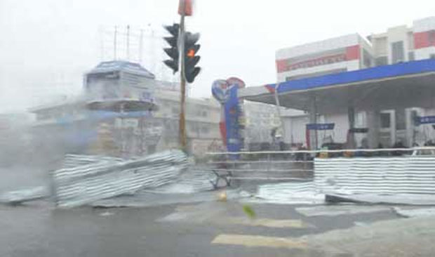 Hudhud Cyclone Effect on Vizag
