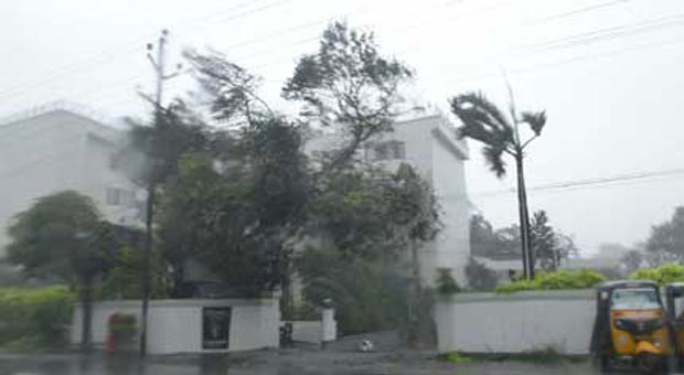Hudhud Cyclone Effect on Vizag