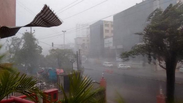 Hudhud cyclone violence in AP