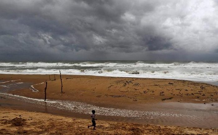 Hudhud cyclone violence in AP