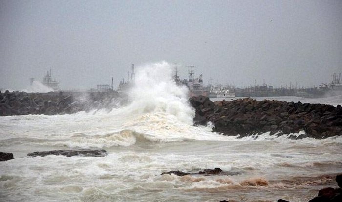 Hudhud cyclone violence in AP