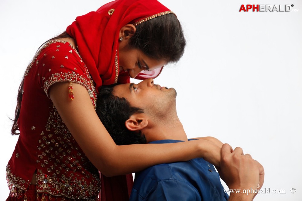 Hum Tum Movie Latest Images