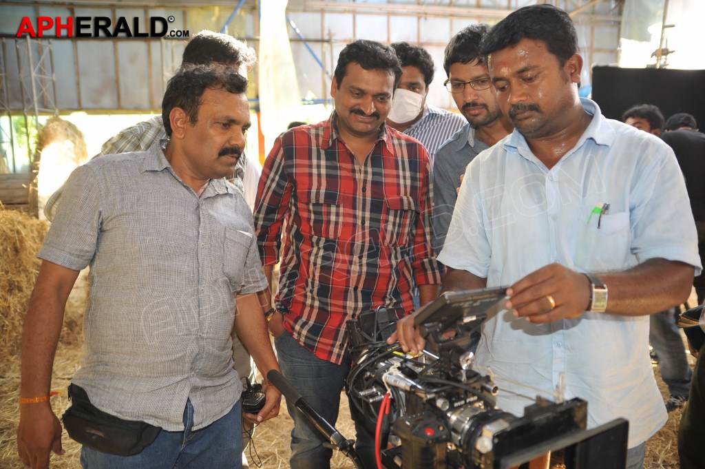 Iddarammayilatho Movie Latest Working Stills