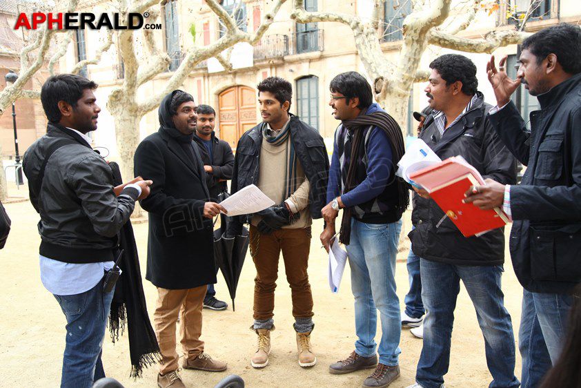 Iddarammayilatho Movie Working Stills