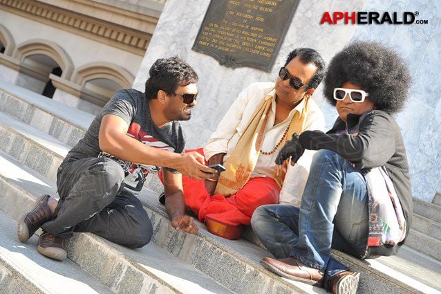 Iddarammayilatho Movie Working Stills