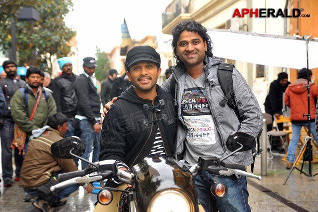 Iddarammayilatho Movie Working Stills