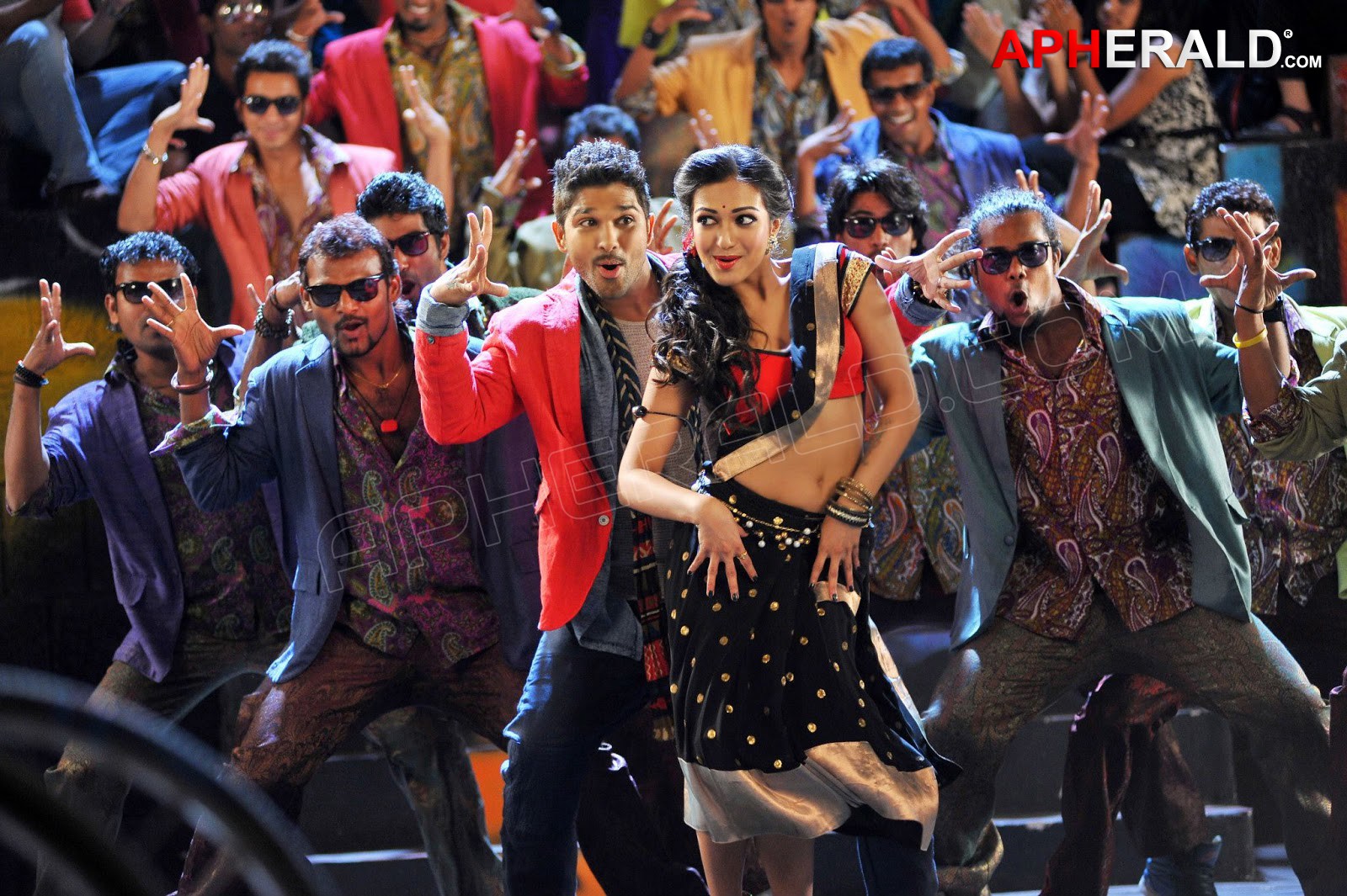Iddarammayilatho Top Lesi Poddi Stills
