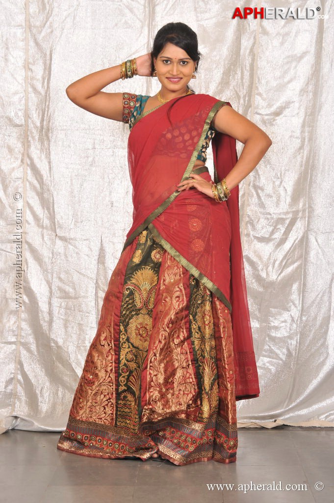 Iddarilo Modalaindi Movie Stills