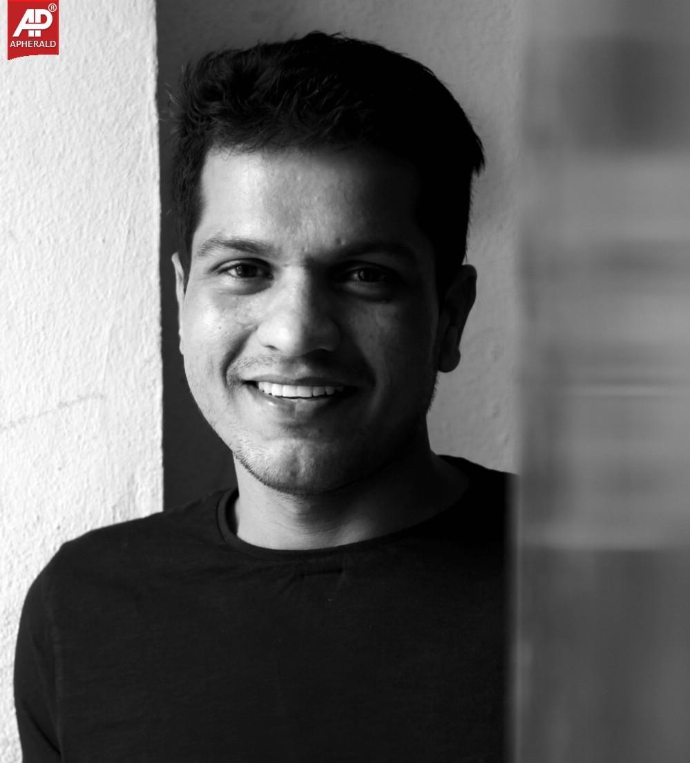 Idi Modalu Wallpapers