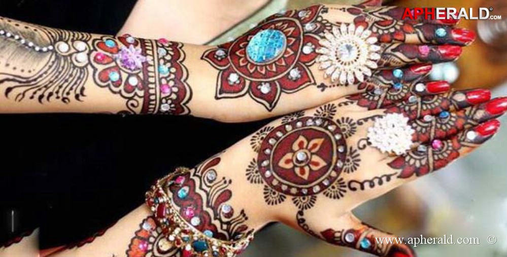  Indian Mehndi design Photos 1