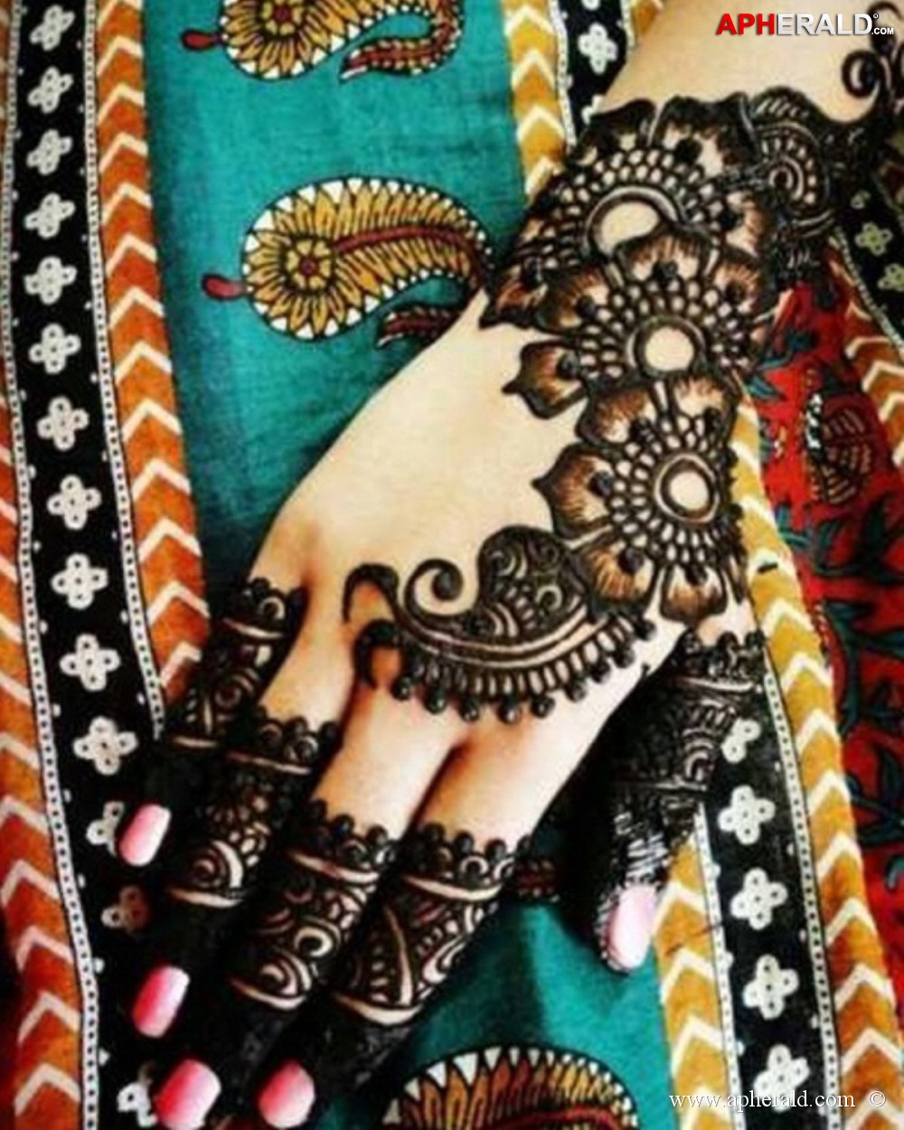  Indian Mehndi design Photos 1