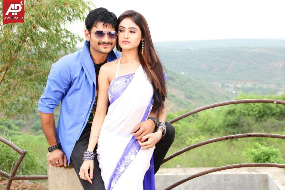 Inji Marappa Movie Latest Hot Stills