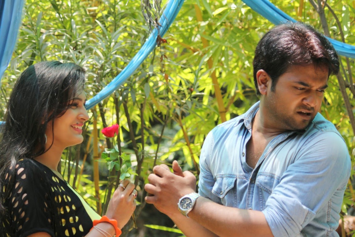 Inka Emi Anukoledu Telugu Movie Stills