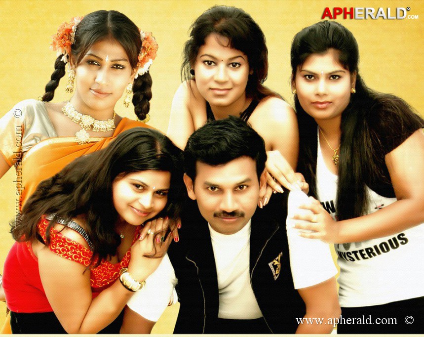 Intlo Ramudu Veedhilo Manmadhudu Movie pics