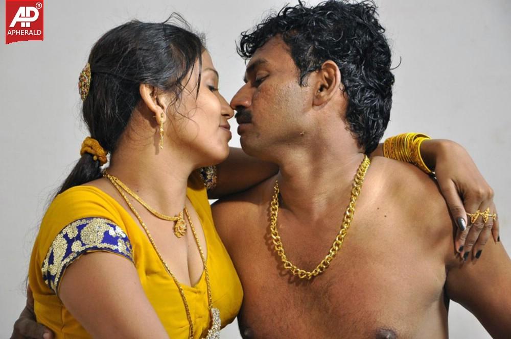 Intlo Ramudu Veedhilo Manmadhudu Spicy Pics