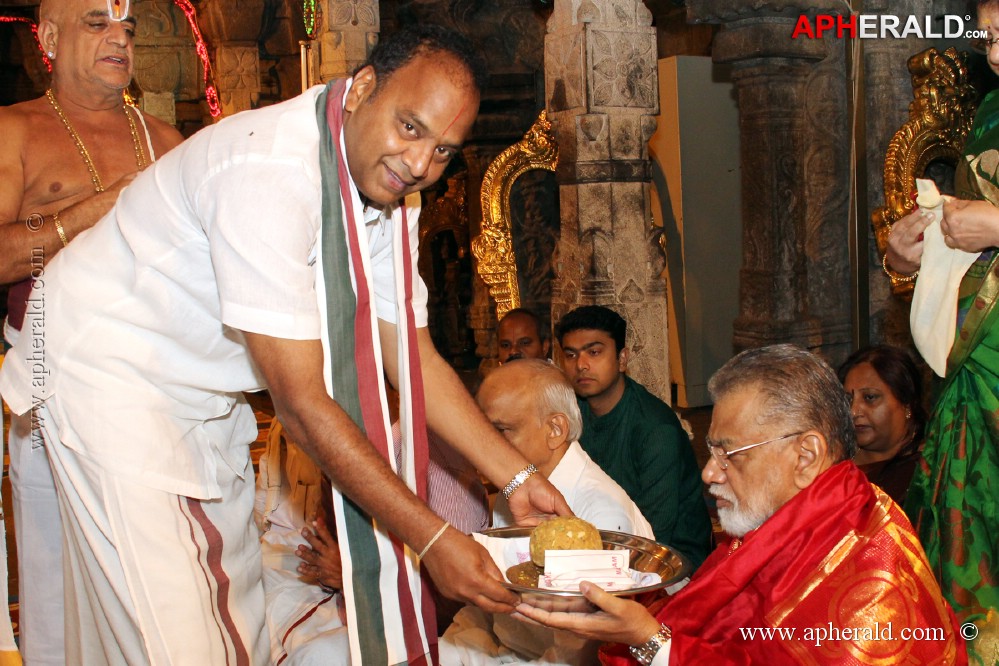 Isro Chief Prays to Lord Venkateswara Swamy