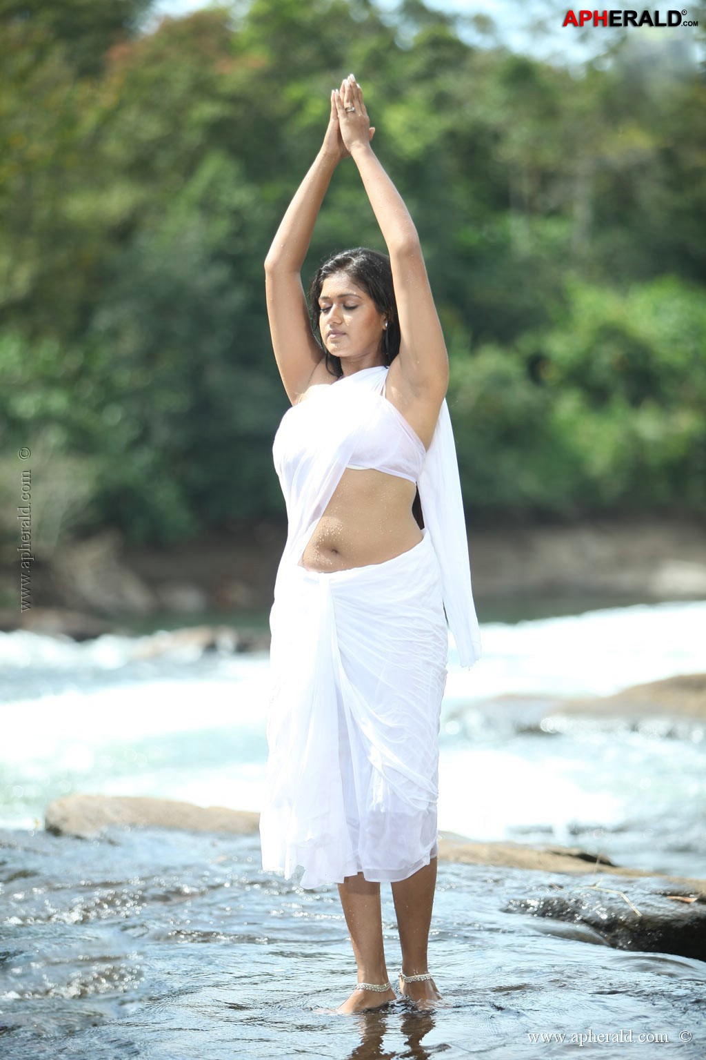 Jakkamma Tamil Movie Hot Stills