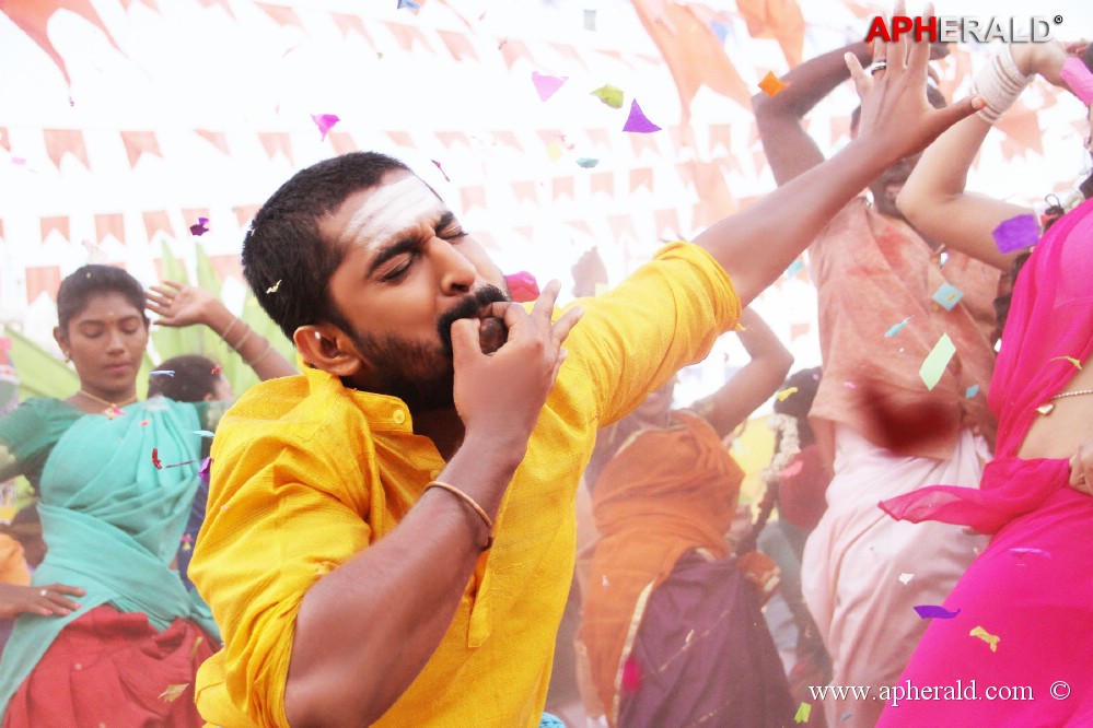 Janda Pai Kapiraju Movie New Stills