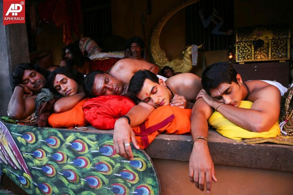 Kaaviya Thalaivan Movie Stills