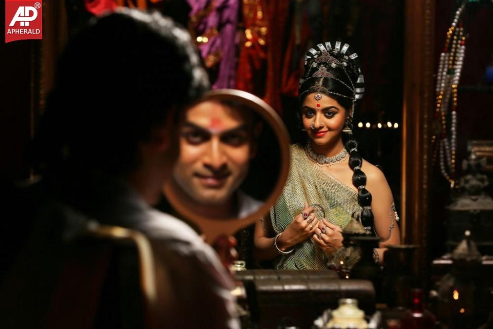 Kaaviya Thalaivan Movie Stills