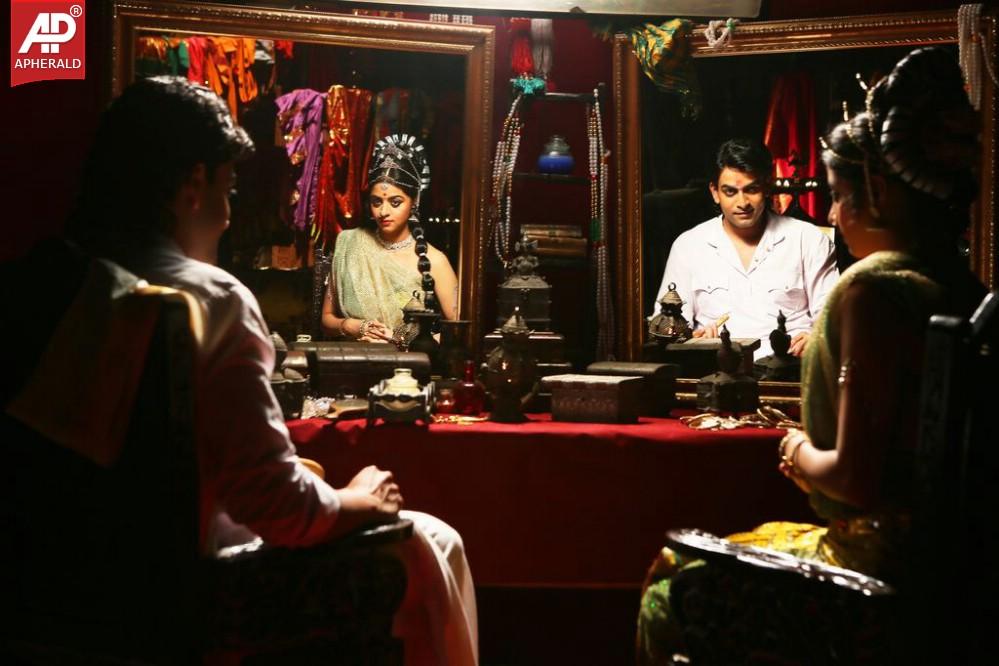 Kaaviya Thalaivan Movie Stills
