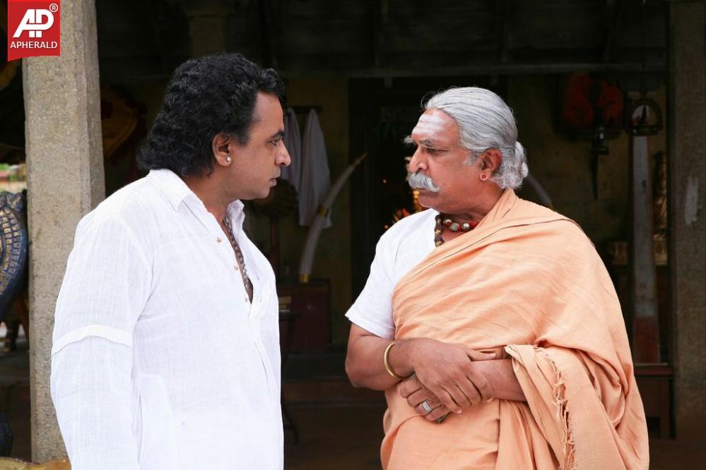 Kaaviya Thalaivan Movie Stills