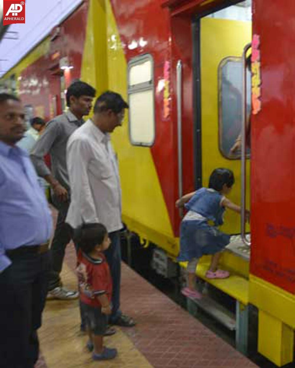 Kachiguda-Guntur Double Decker Train Photos