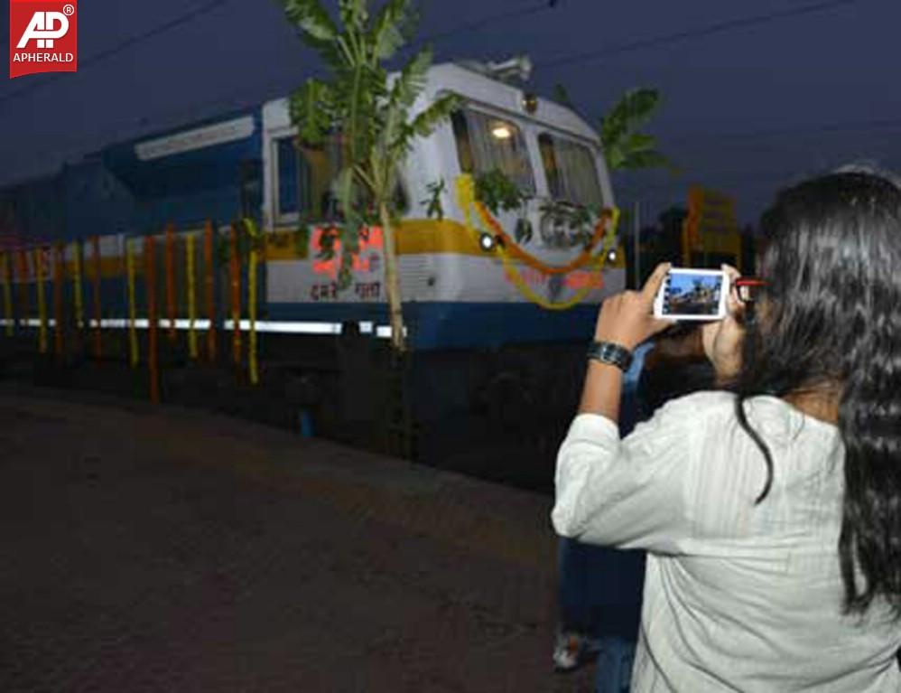 Kachiguda-Guntur Double Decker Train Photos