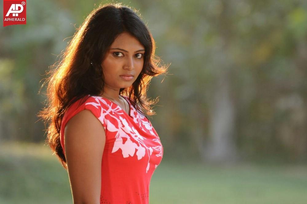 Kadhal 2014 Movie Stills