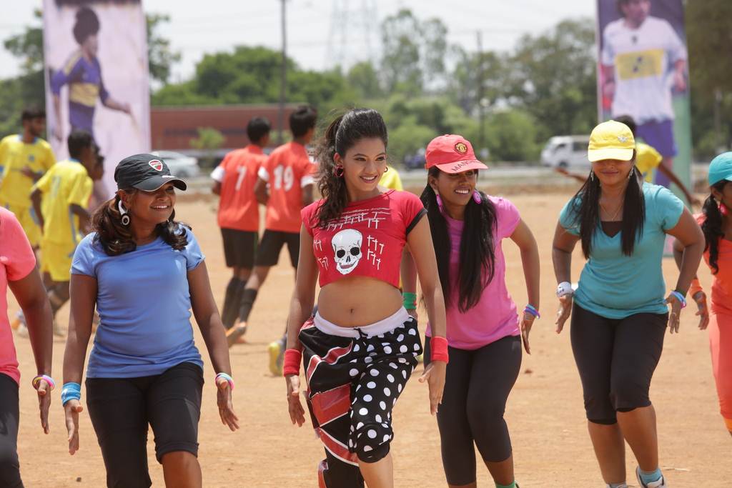 Kalavu Thozhirchalai Movie Stills
