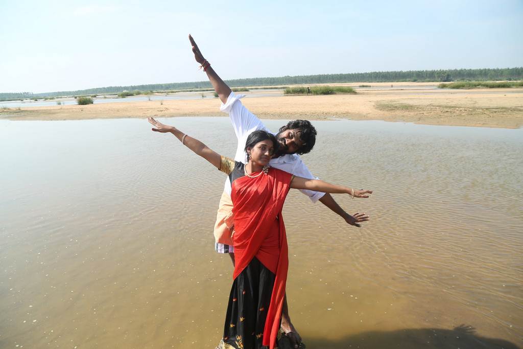 Kalavu Thozhirchalai Movie Stills