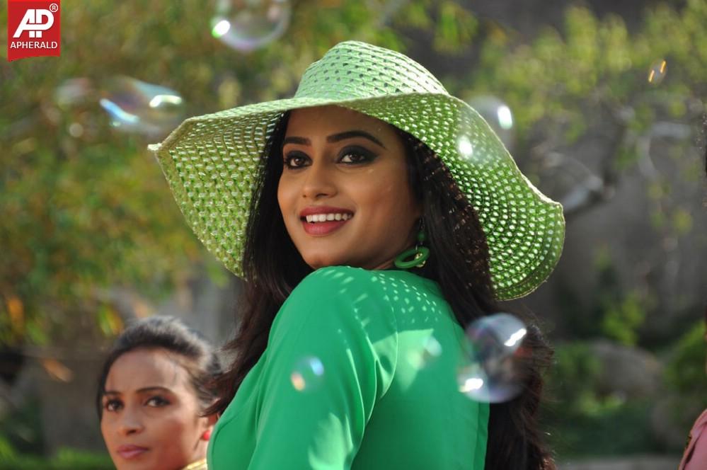 Kalkandu Tamil Movie Latest Stills