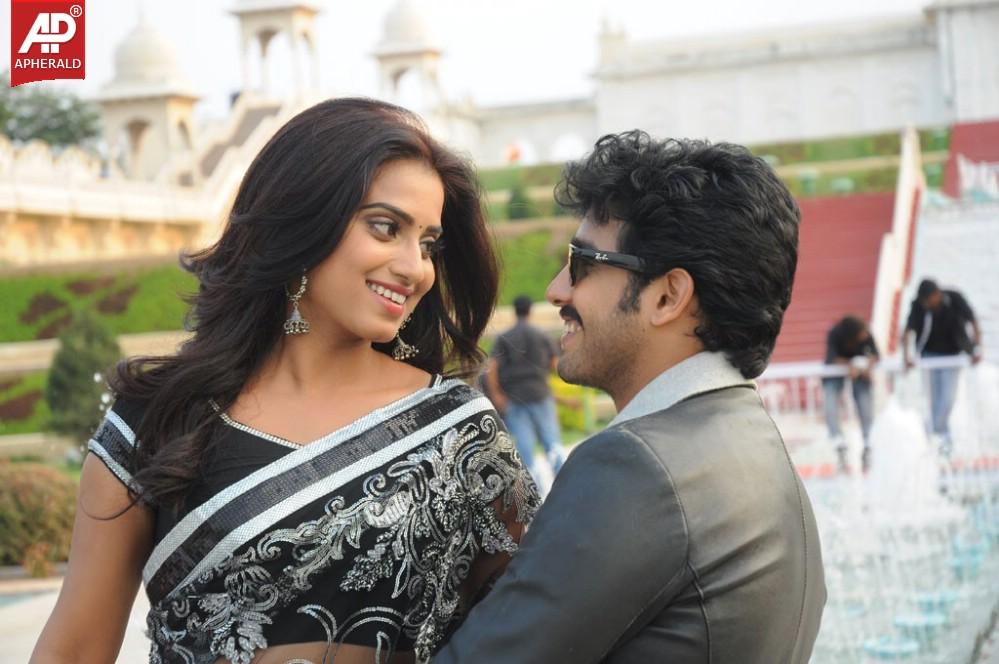 Kalkandu Tamil Movie Latest Stills