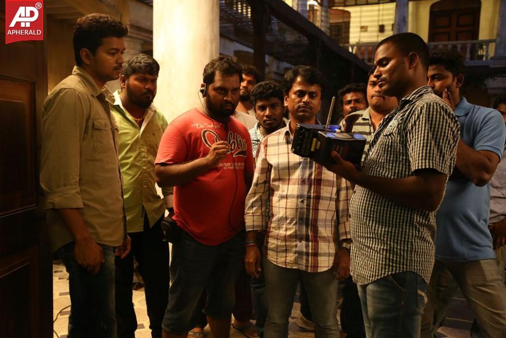 Kaththi Movie Latest Working Stills