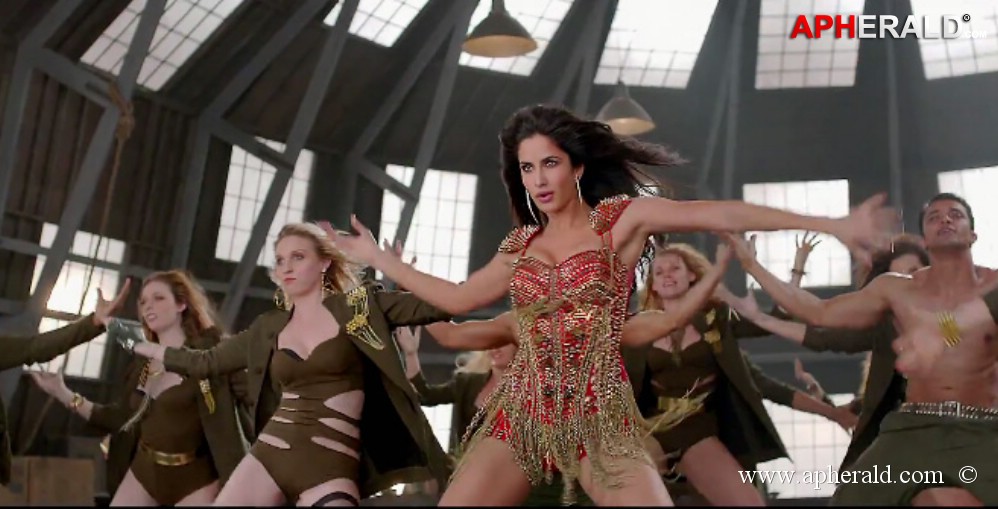 Katrina Kaif Hot Dhoom 3 Stills