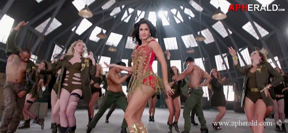 Katrina Kaif Hot Dhoom 3 Stills