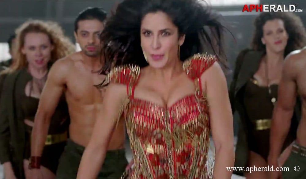 Katrina Kaif Hot Dhoom 3 Stills