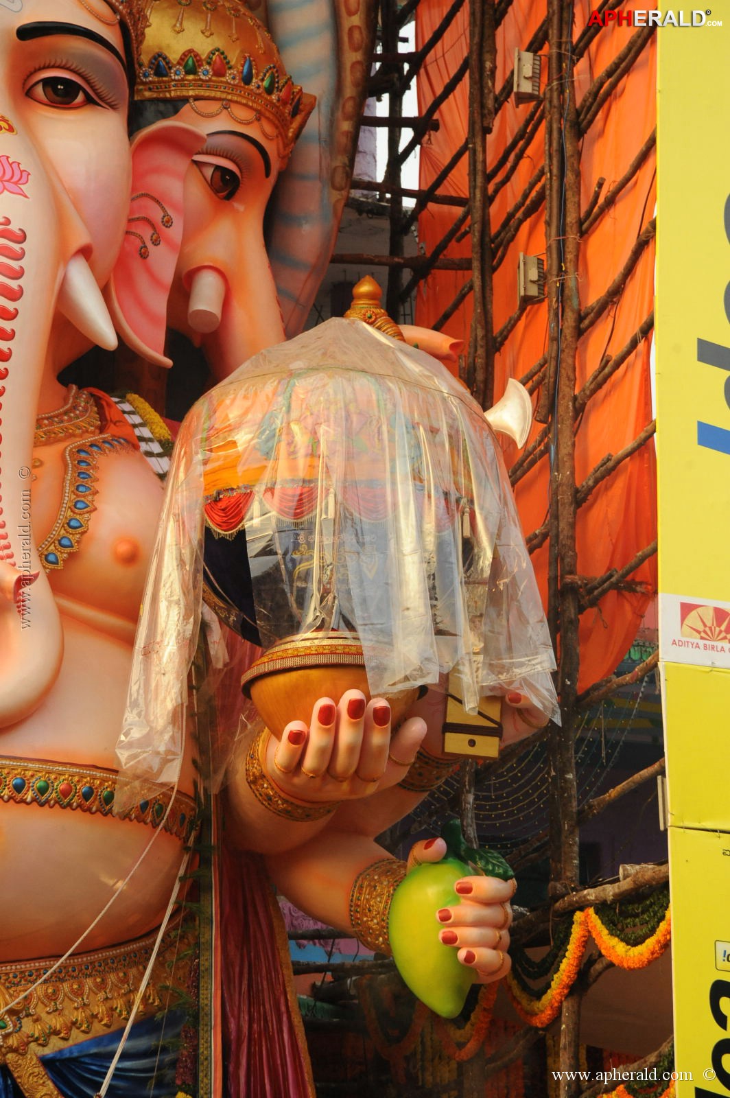 khairatabad ganesh idol 2013