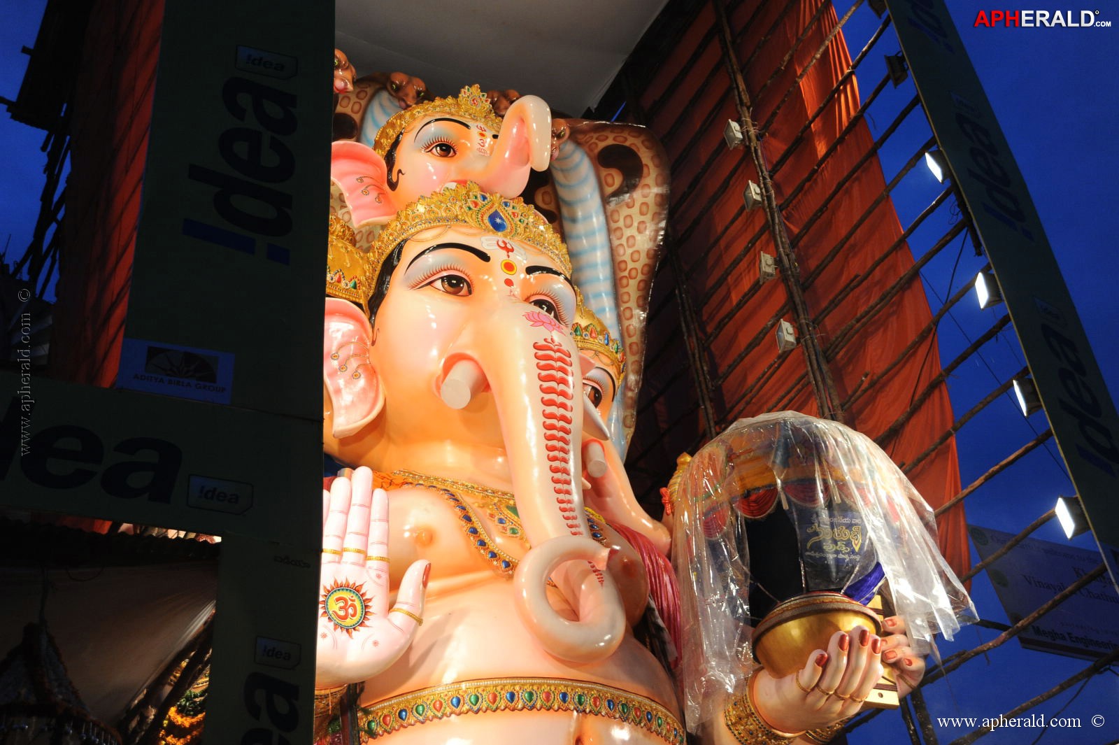 khairatabad ganesh idol 2013