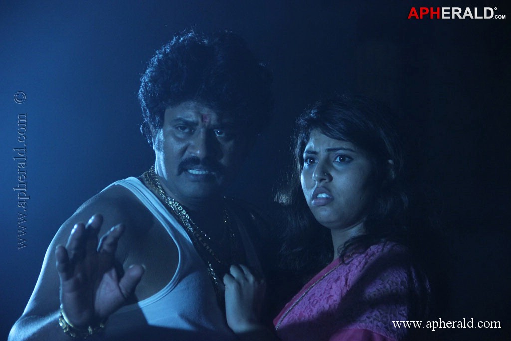 Kiliyanthattu Thoothukudi 2 Tamil Movie Spicy Stills