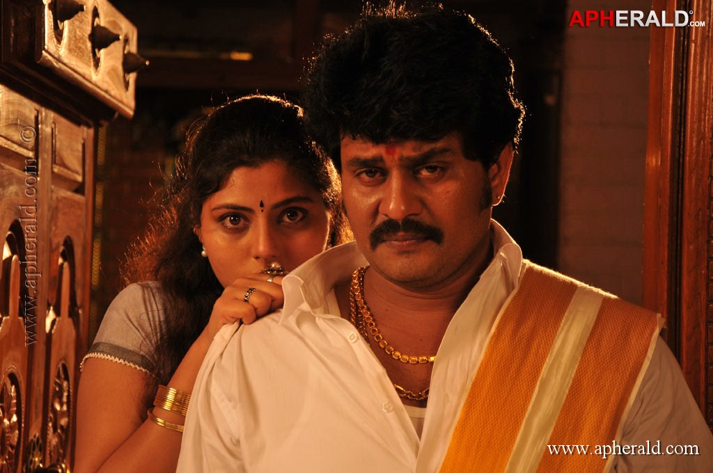 Kiliyanthattu Thoothukudi 2 Tamil Movie Spicy Stills